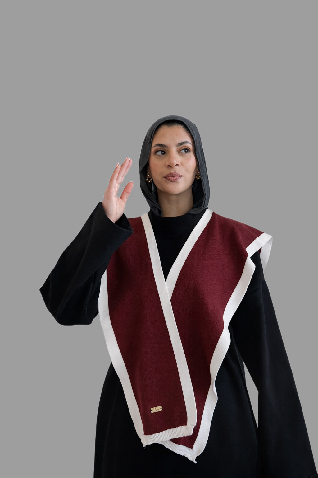 Knitted shoulder scarf in Burgundy