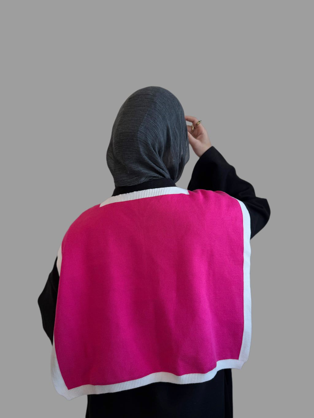 Knitted shoulder scarf in Pink