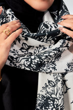 Flowered koojh scarf